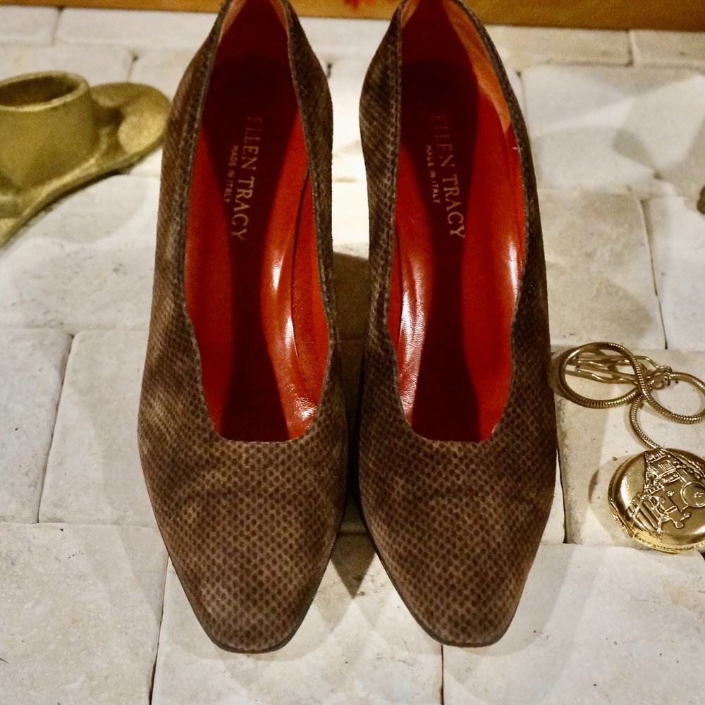 Ellen Tracy Kitten Heel Pump